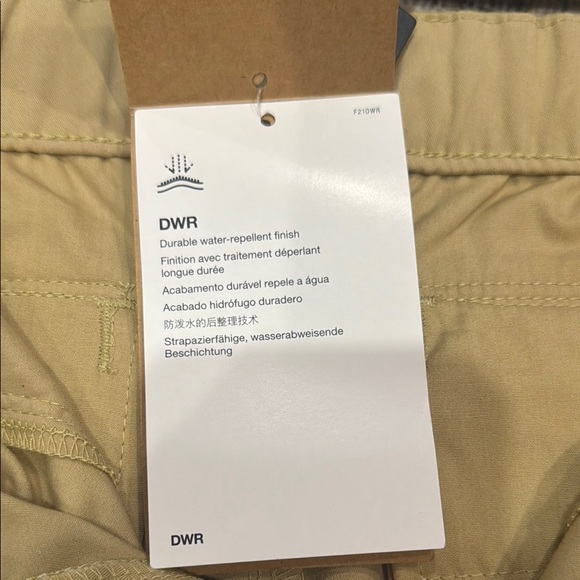 The North Face Women’s Khaki Field Shorts - Picture 8 of 12
